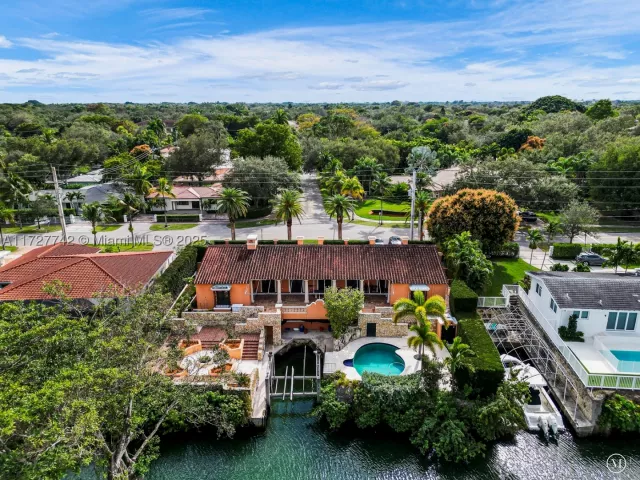 4-bedroom home for sale in Coral Gables - 1181 S Alhambra Cir - MondialRealty