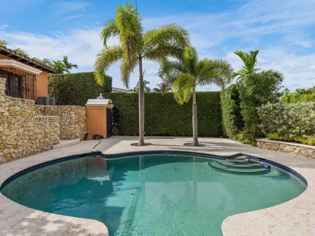 4-bedroom home for sale in Coral Gables - 1181 S Alhambra Cir - MondialRealty