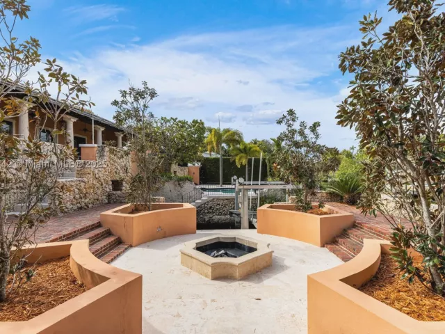 4-bedroom home for sale in Coral Gables - 1181 S Alhambra Cir - MondialRealty
