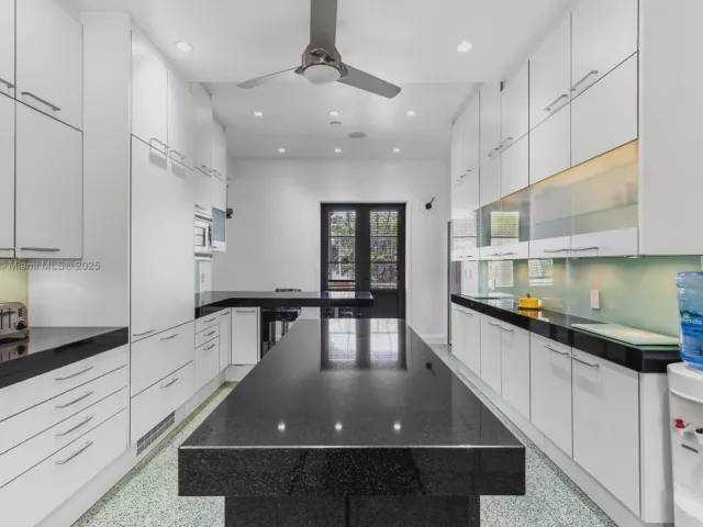 4-bedroom home for sale in Coral Gables - 1181 S Alhambra Cir - MondialRealty