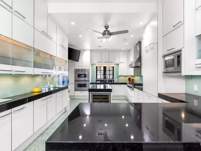 4-bedroom home for sale in Coral Gables - 1181 S Alhambra Cir - MondialRealty