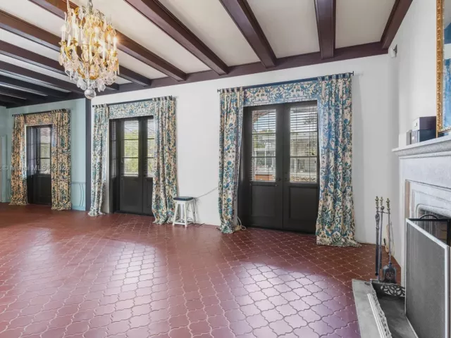 4-bedroom home for sale in Coral Gables - 1181 S Alhambra Cir - MondialRealty