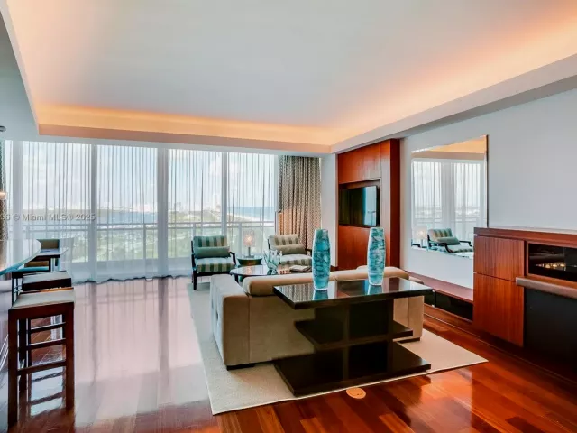 2-bedroom condo for rent in Bal Harbour - 10295 Collins Ave 1612/1613 - MondialRealty