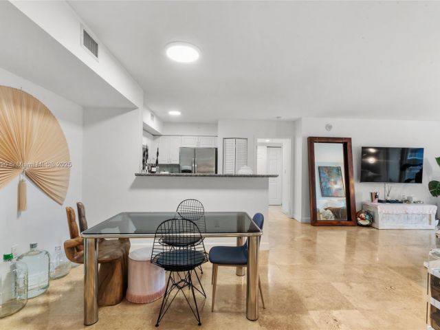 Apartment for rent  Unit #1903 - photo 5618786