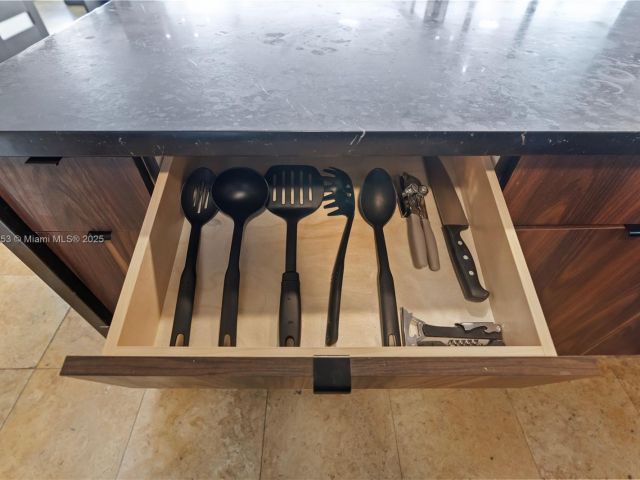 Apartment for sale  Unit #501 - photo 5537010