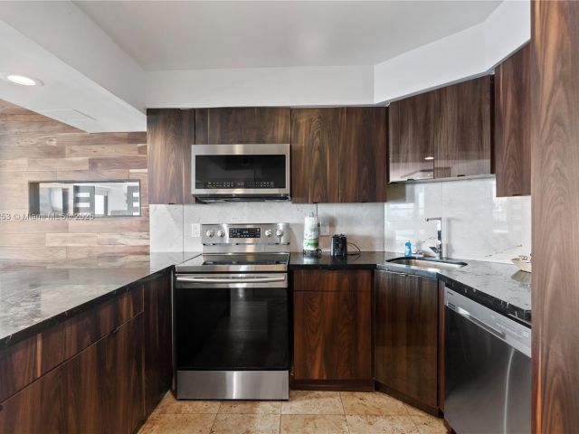 Apartment for sale  Unit #501 - photo 5537012