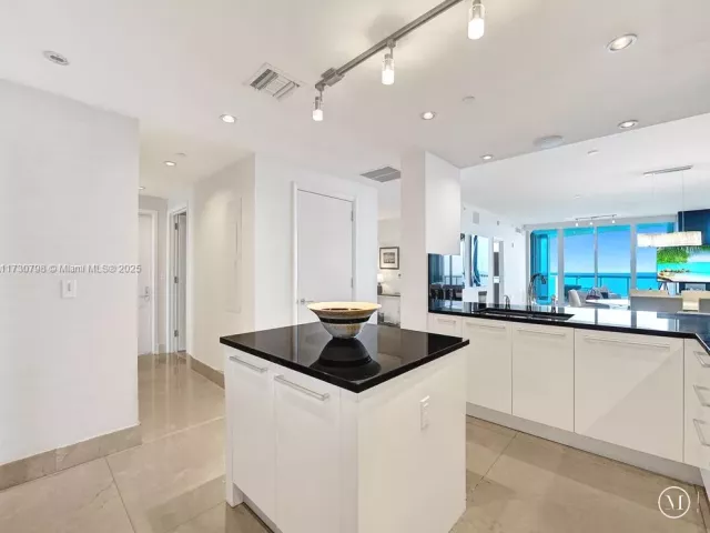 Apartment for sale  Unit #3905 - photo 5671001