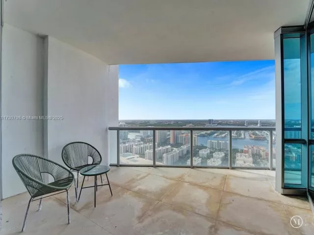 Apartment for sale  Unit #3905 - photo 5670990