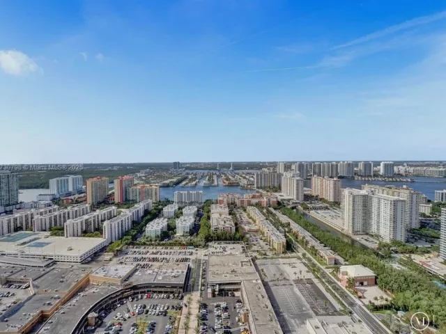 Apartment for sale  Unit #3905 - photo 5670994