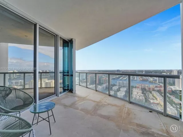 Apartment for sale  Unit #3905 - photo 5670995