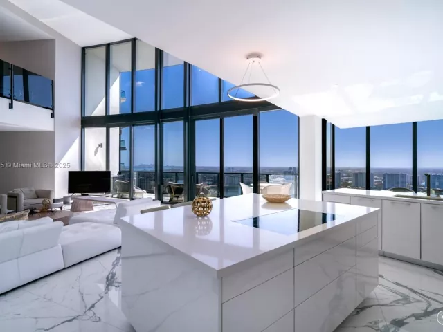 Apartment for sale  Unit #4203 - photo 5654322