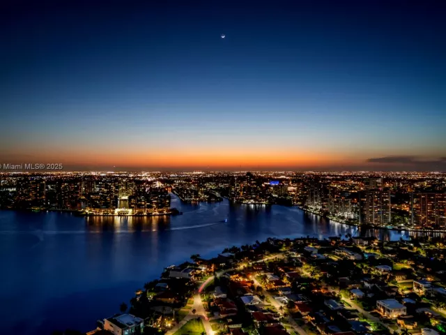 Apartment for sale  Unit #4203 - photo 5654324