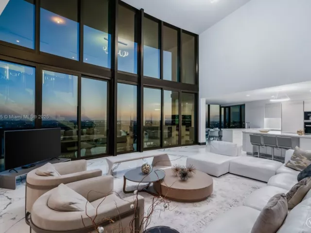 Apartment for sale  Unit #4203 - photo 5654331