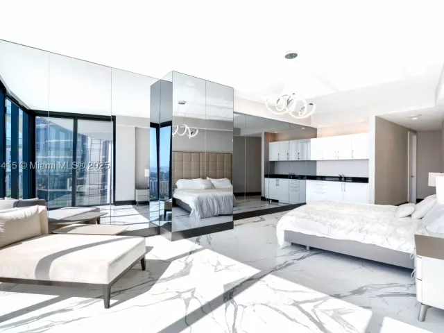 3-bedroom condo for sale in Sunny Isles Beach - 18555 Collins Ave 4203 - MondialRealty