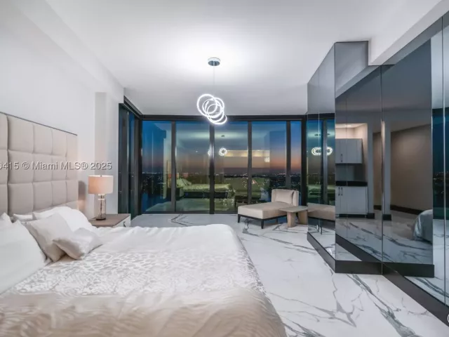 3-bedroom condo for sale in Sunny Isles Beach - 18555 Collins Ave 4203 - MondialRealty
