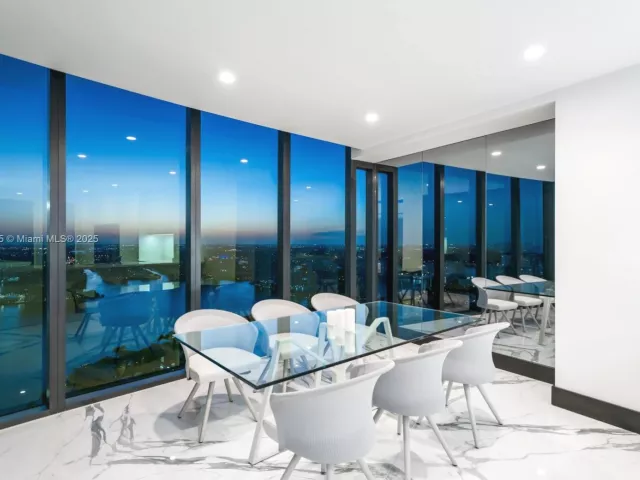 Apartment for sale  Unit #4203 - photo 5654314