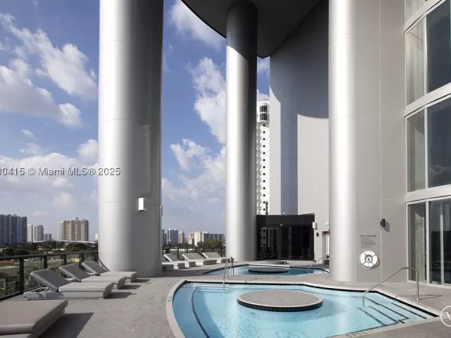 3-bedroom condo for sale in Sunny Isles Beach - 18555 Collins Ave 4203 - MondialRealty