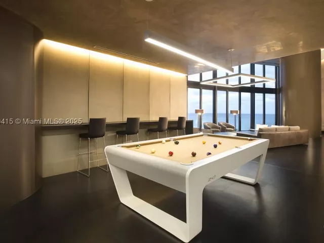 3-bedroom condo for sale in Sunny Isles Beach - 18555 Collins Ave 4203 - MondialRealty