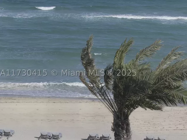 3-bedroom condo for sale in Sunny Isles Beach - 18555 Collins Ave 4203 - MondialRealty