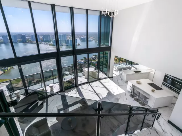 Apartment for sale  Unit #4203 - photo 5654320