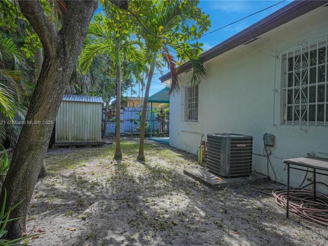 Home for sale at 2100 NE 185th St - photo 5856445