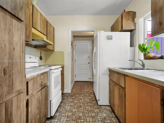 Home for sale at 2100 NE 185th St - photo 5856451