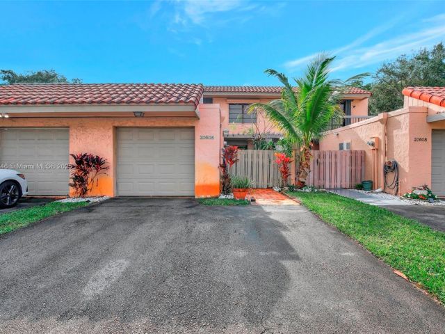 Home for sale at 20606 NE 7th Ct 20606 - photo 5555402