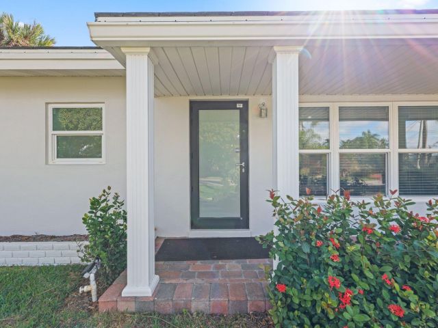 Home for sale at 2624 SE 9th Street - photo 5540229