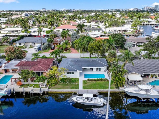 Home for sale at 2624 SE 9th Street - photo 5540235