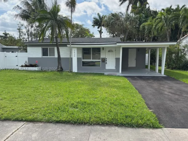 2-bedroom home for sale in Hollywood - 1426 Arthur St - MondialRealty