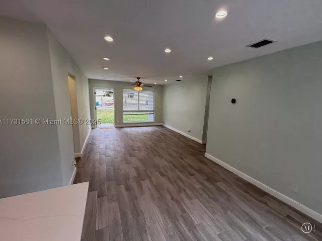 2-bedroom home for sale in Hollywood - 1426 Arthur St - MondialRealty
