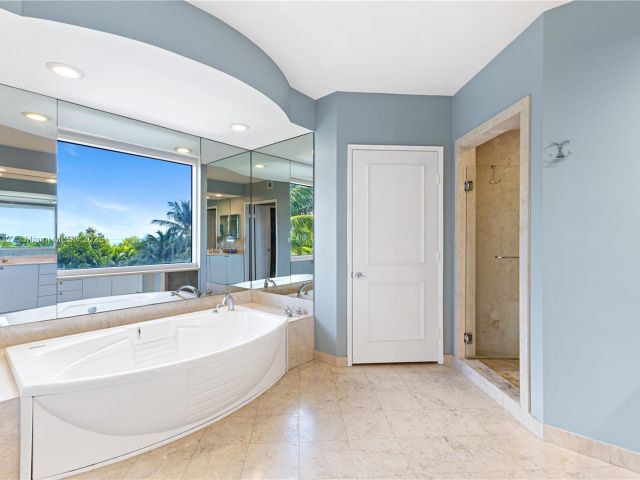 Apartment for sale  Unit #406 - photo 5644591