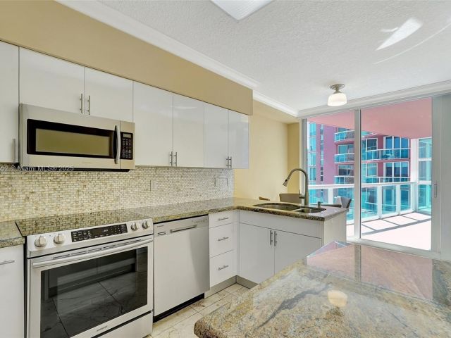 Apartment for sale  Unit #910 - photo 5687000