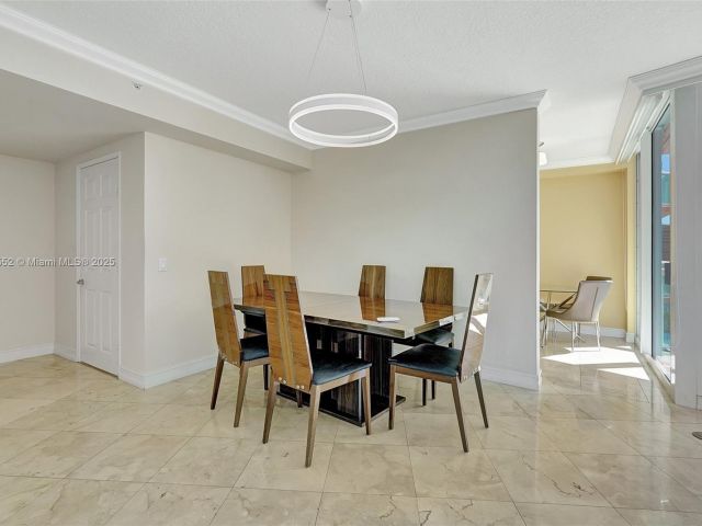 Apartment for sale  Unit #910 - photo 5687002