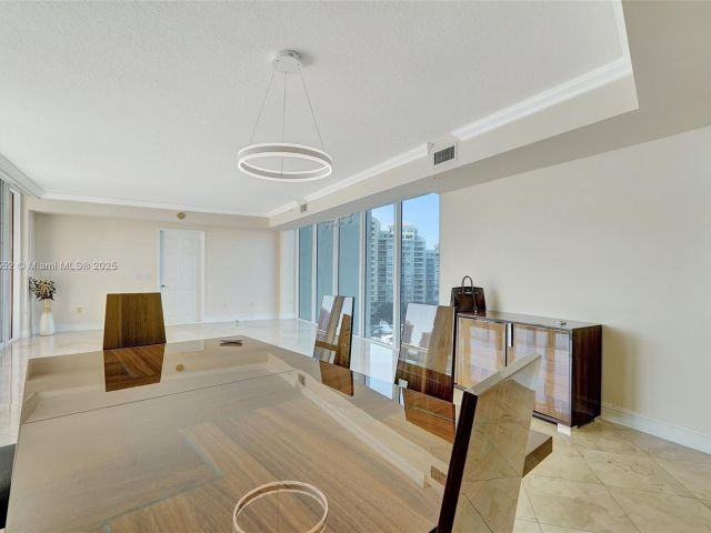 Apartment for sale  Unit #910 - photo 5687003