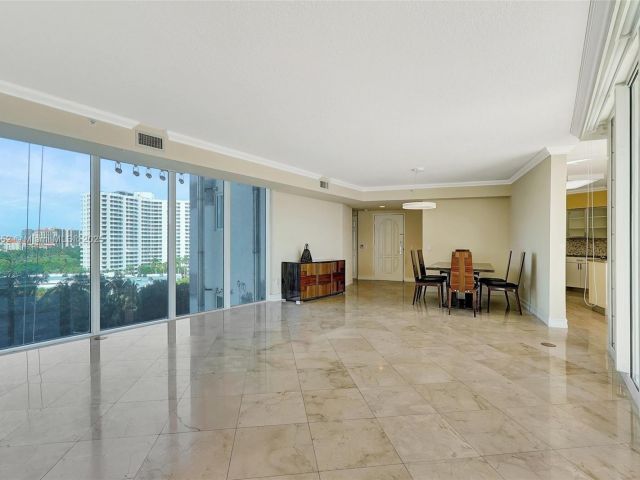 Apartment for sale  Unit #910 - photo 5687004