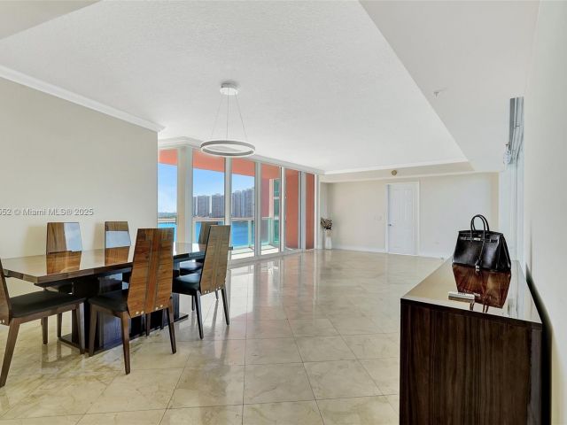 Apartment for sale  Unit #910 - photo 5687011