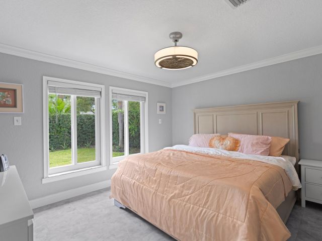 Home for sale at 8 SE 8th Avenue - photo 5745468