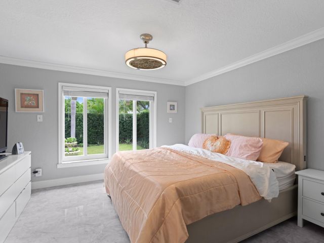 Home for sale at 8 SE 8th Avenue - photo 5745469