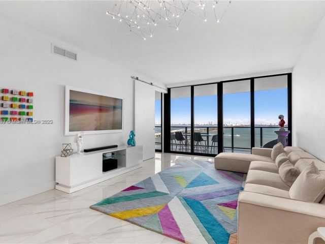 Apartment for sale  Unit #1902 - photo 5653897