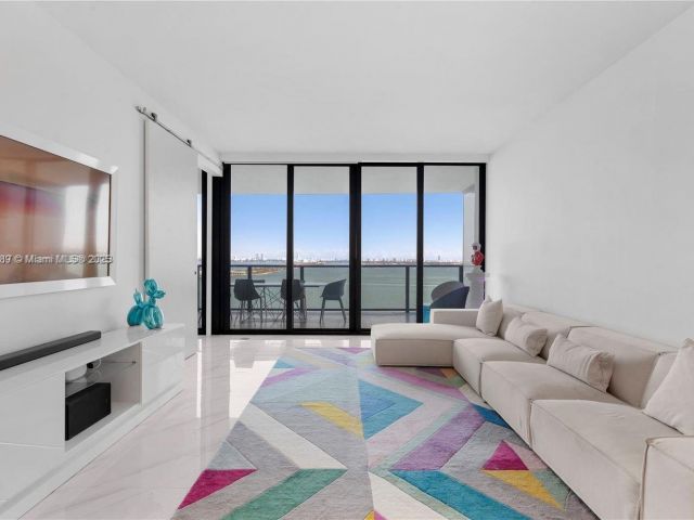 Apartment for sale  Unit #1902 - photo 5653899