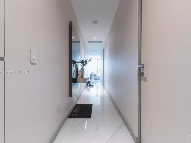 2-bedroom condo for sale in Sunny Isles Beach - 18975 Collins Ave 305 - MondialRealty