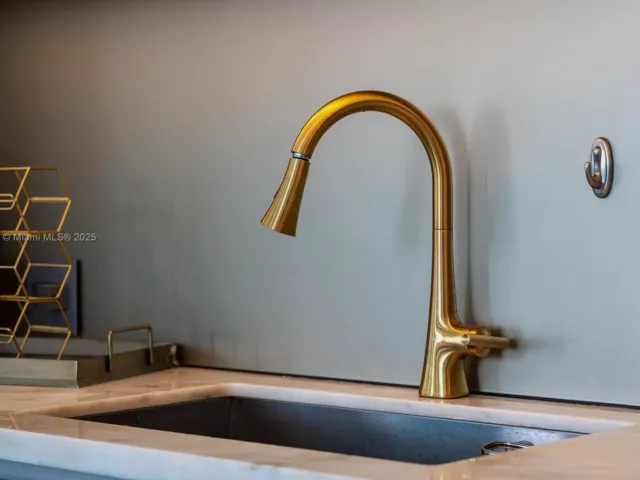 2-bedroom condo for sale in Sunny Isles Beach - 18975 Collins Ave 305 - MondialRealty