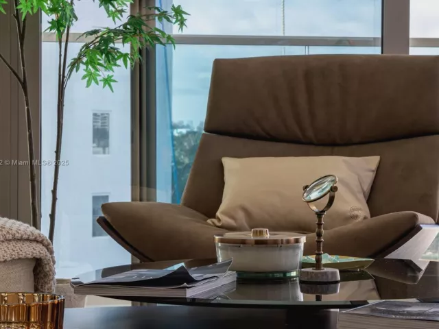 2-bedroom condo for sale in Sunny Isles Beach - 18975 Collins Ave 305 - MondialRealty