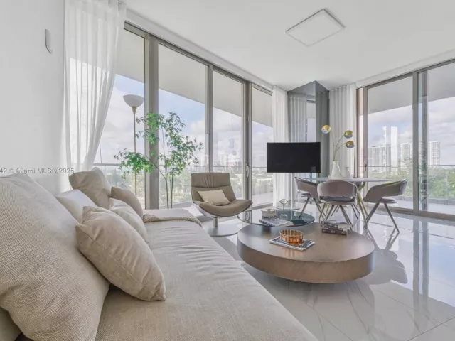 2-bedroom condo for sale in Sunny Isles Beach - 18975 Collins Ave 305 - MondialRealty