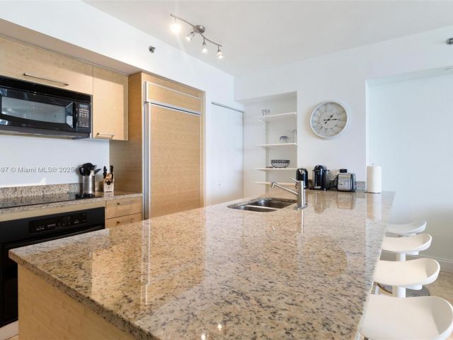 Apartment for rent  Unit #2409 - photo 5672413