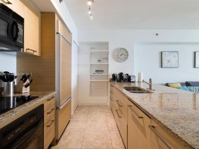 Apartment for rent  Unit #2409 - photo 5672415