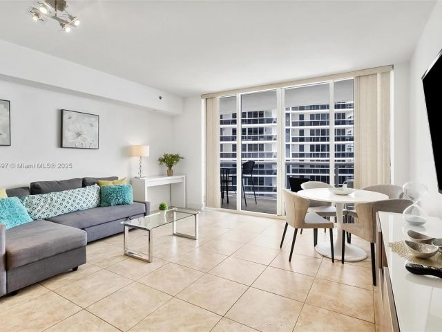 Apartment for rent  Unit #2409 - photo 5672420