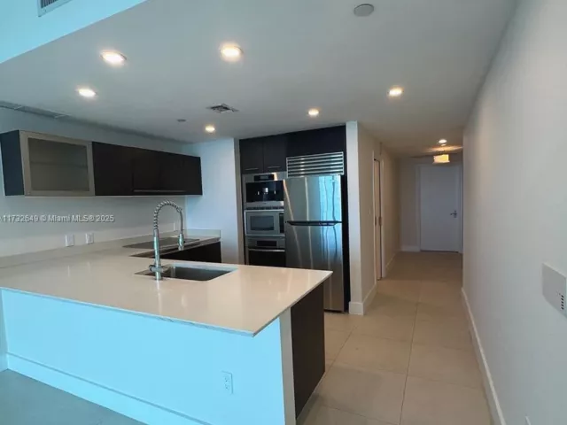 Apartment for sale  Unit #1802 - photo 5837531