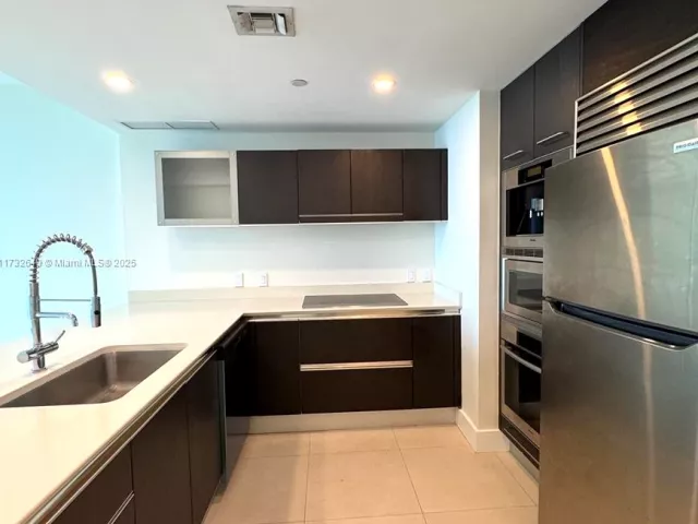 Apartment for sale  Unit #1802 - photo 5837533